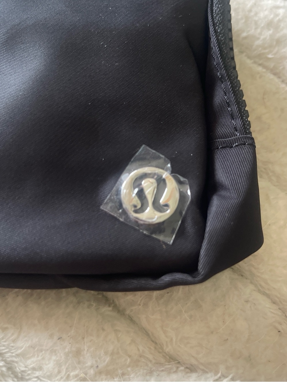 lululemon athletica Black Everywhere Belt Bag - Picture 2 of 5